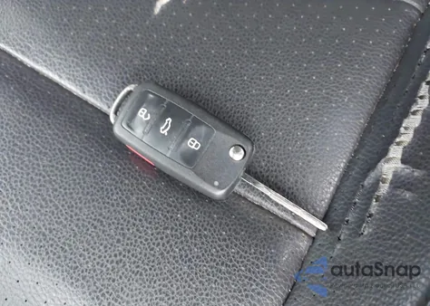 2010 Volkswagen Jetta Limited Edition из США, поврежденный, VIN 3VWRZ7AJ6AM135704